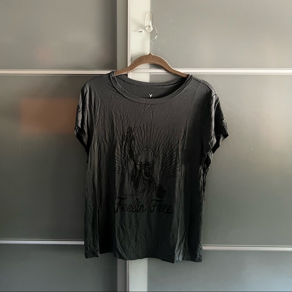 Feelin Free NYC Graphic Tee. - Picture 1 of 5